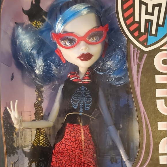 Ghoulia Yelps Monster High Doll - Picture 2 of 2